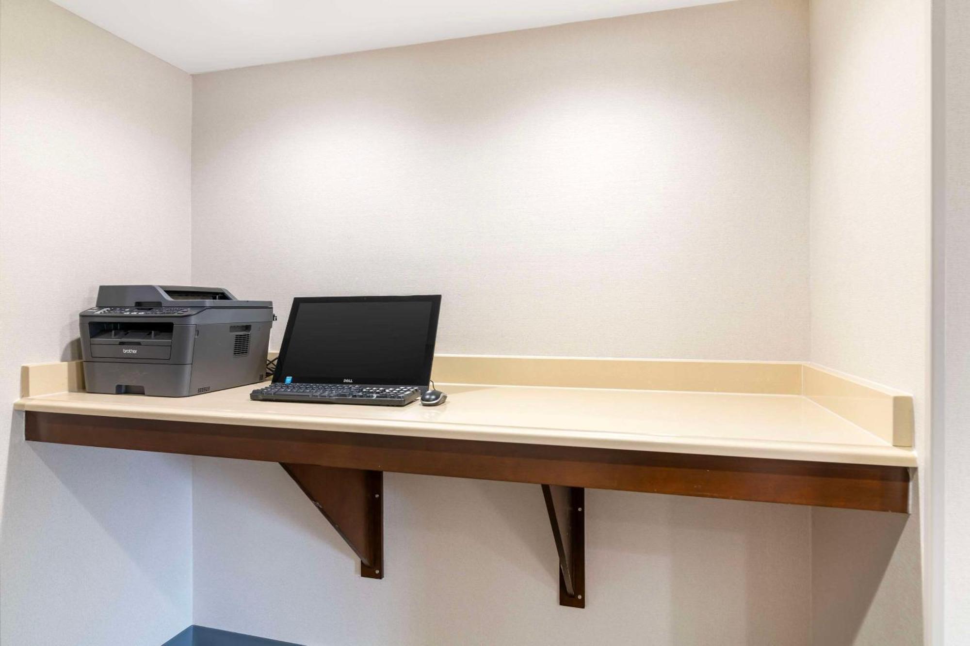 Comfort Inn Airport Manchester Eksteriør bilde