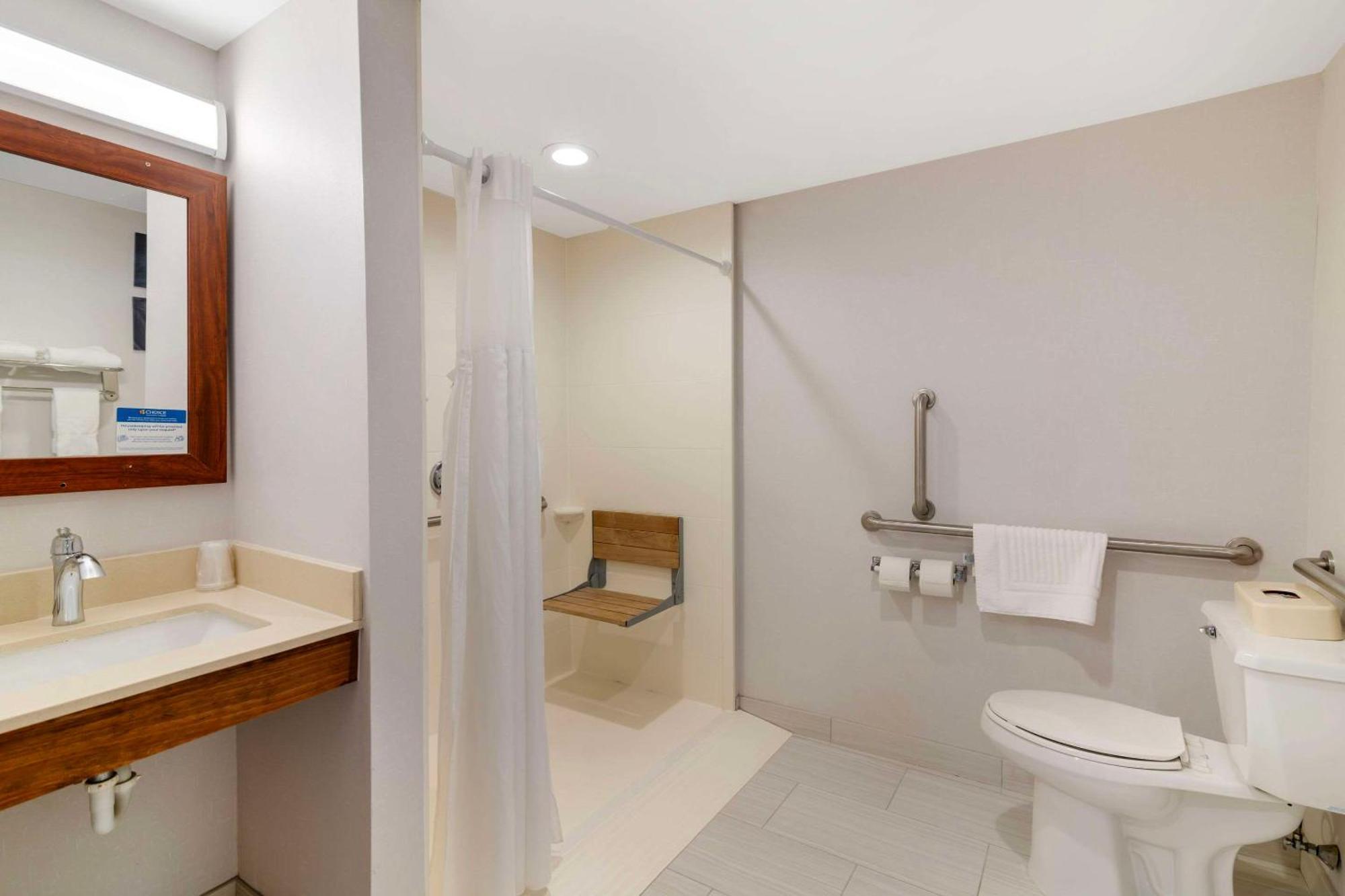 Comfort Inn Airport Manchester Eksteriør bilde